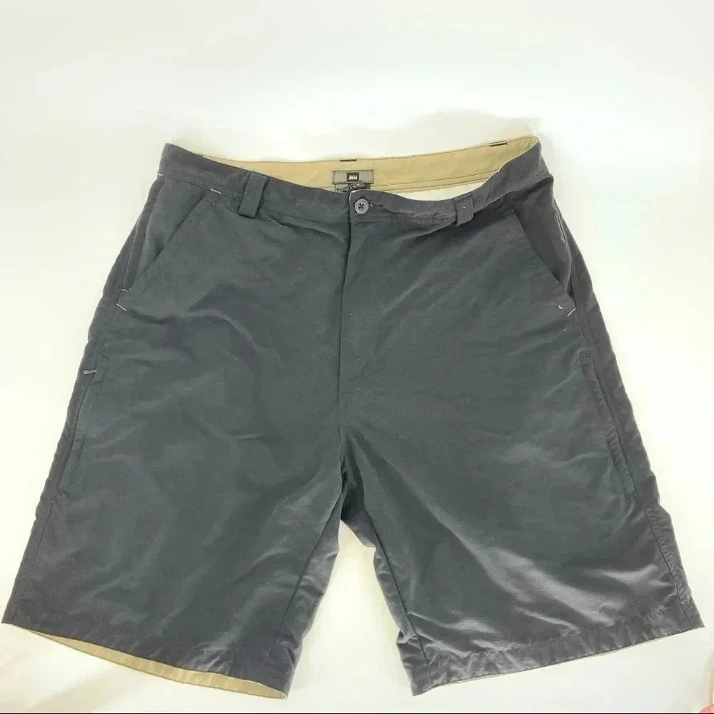 REI Dark Gray Men's Flat Front Shorts SZ 36